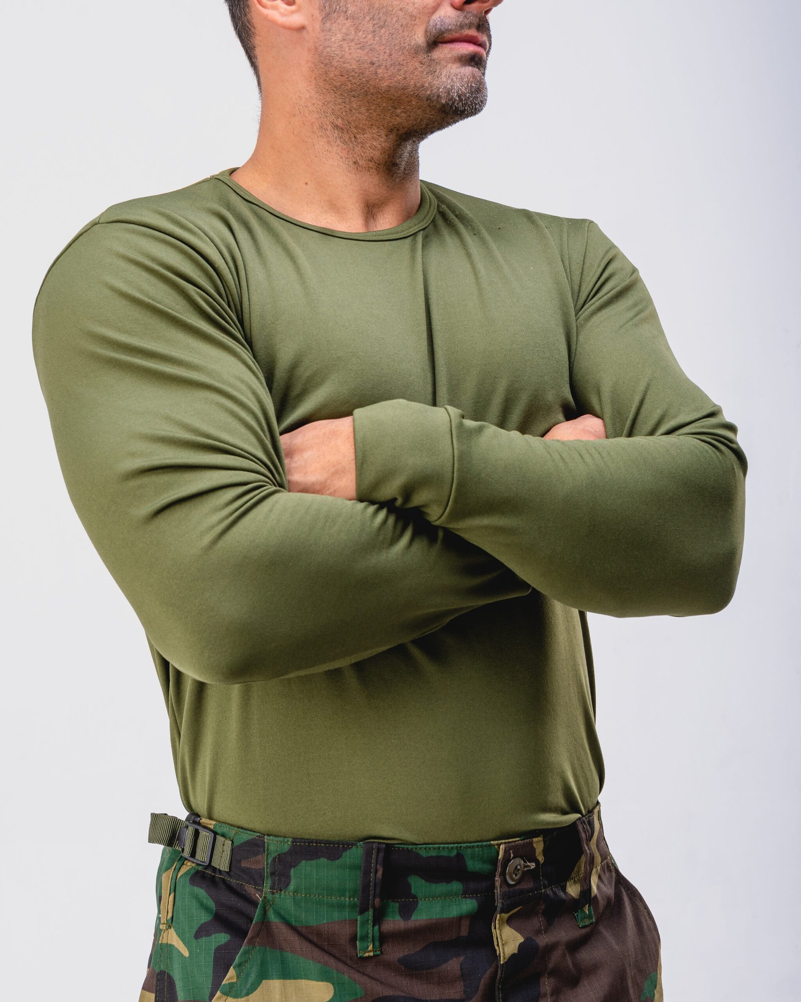 camiseta termica verde oliva - EJV SASTRERIA LEMOS